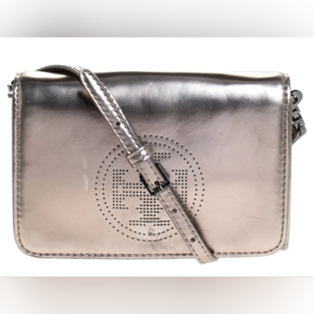 Tory Burch Patent Leather Crossbody Bag In Silver